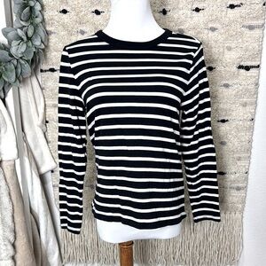 Old Navy Black and White Fitted Long Sleeve Tee size S